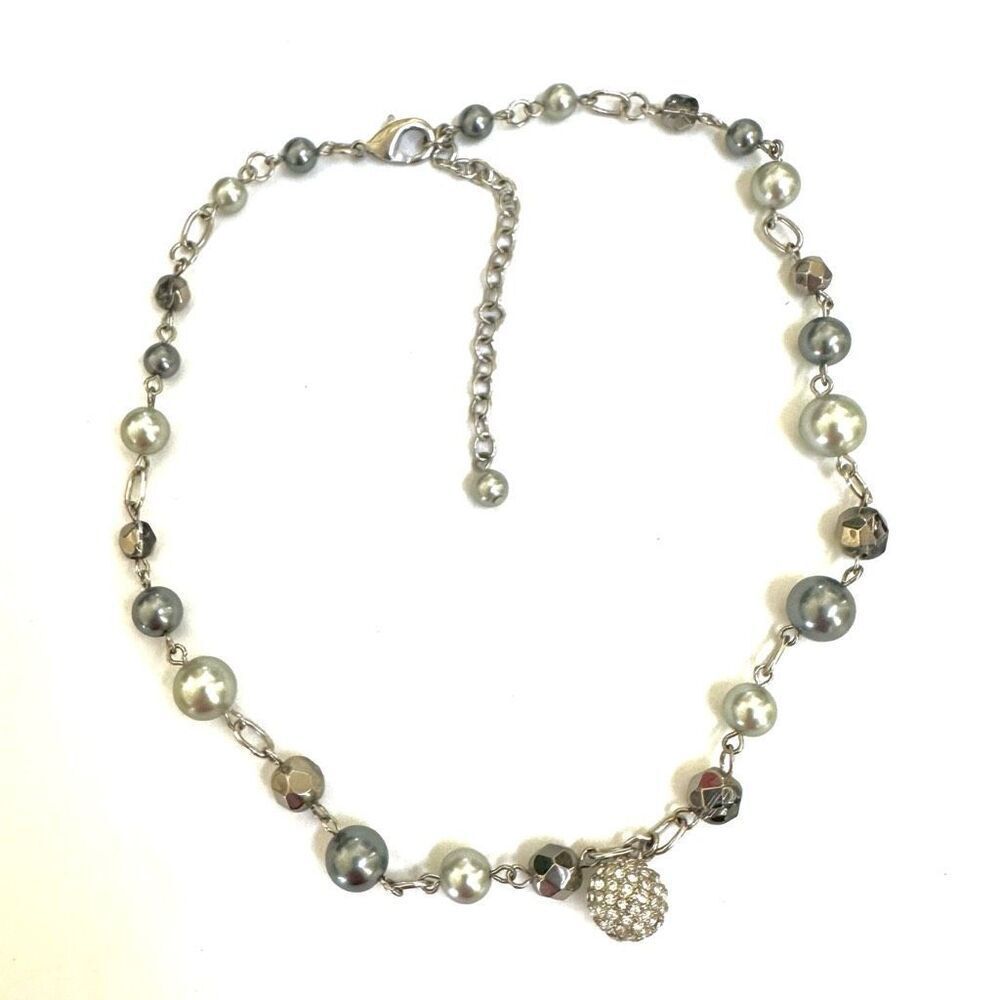 Grey faux pearl rhinestone ball pendant necklace - Picture 4 of 7